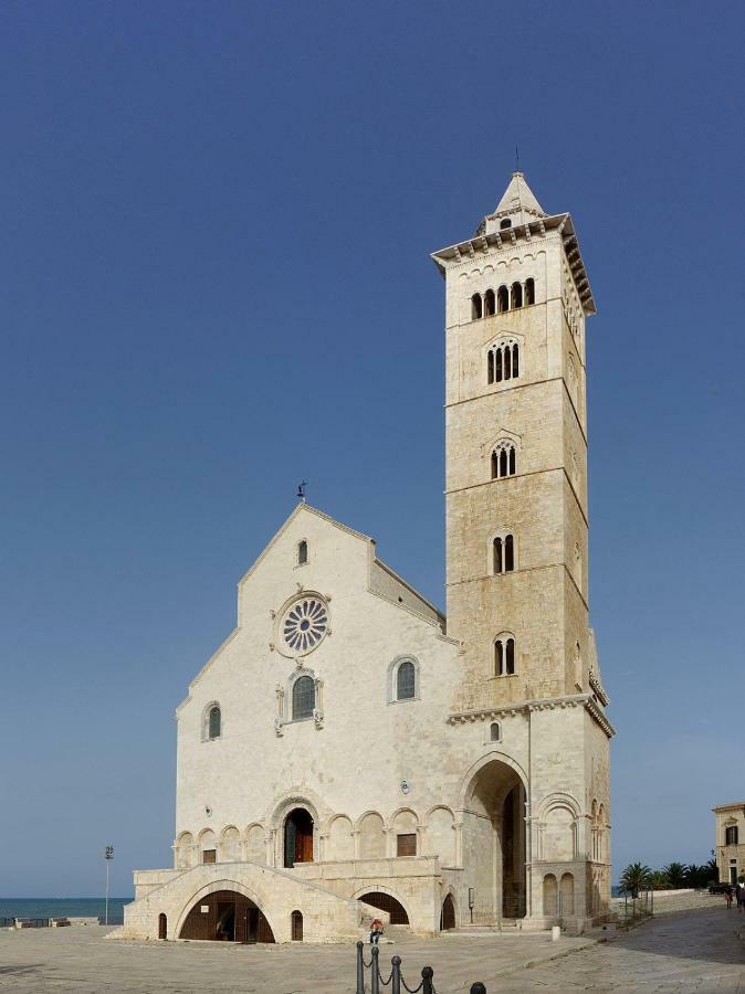 Casa Vacanze Belleville Trani Exterior foto